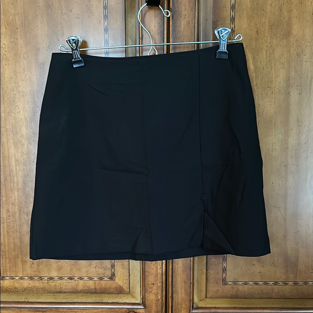 Chic Black Mini Skirt